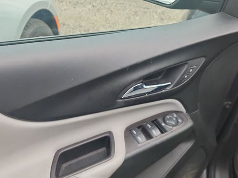 Used 2022 Chevrolet Equinox LS AWD/4WD image 12