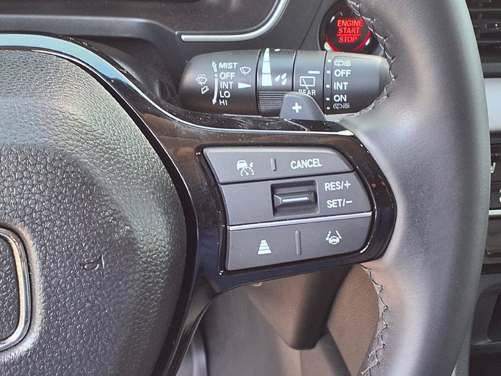 Used 2025 Honda Pilot EX-L image 33