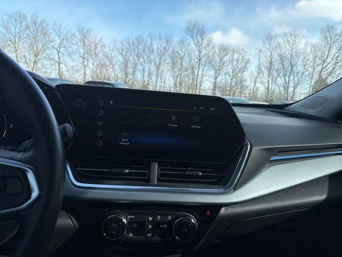 Used 2024 Chevrolet Trax LT w/ Driver Confidence Package image 14