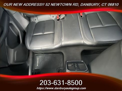 Used 2021 Porsche Macan AWD/4WD image 20