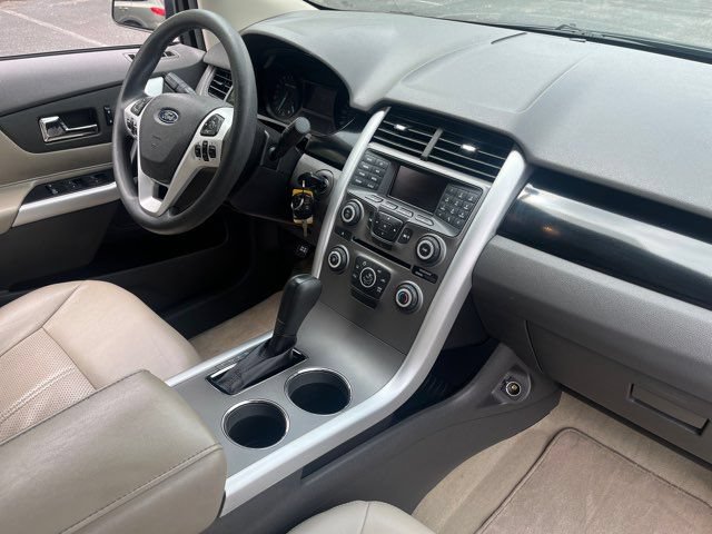 Used 2011 Ford Edge SE FWD image 19