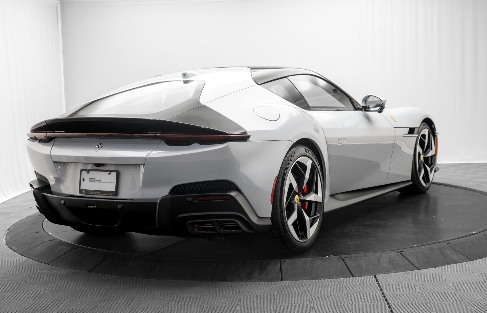 Used 2025 Ferrari 12Cilindri RWD image 7