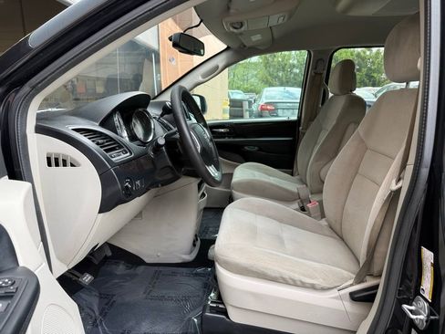 Used 2016 Dodge Grand Caravan SE w/ Quick Order Package 29E SE FWD image 10