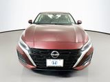 Used 2023 Nissan Altima 2.5 SV image 2