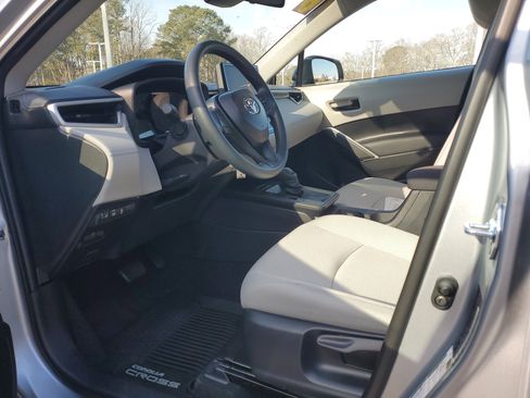 Used 2026 Toyota Corolla Cross L image 16