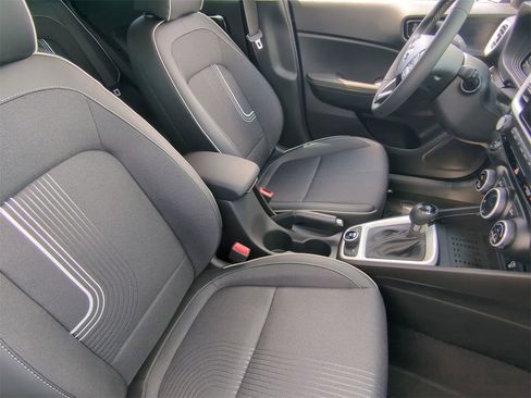 New 2025 Hyundai Venue Limited image 10