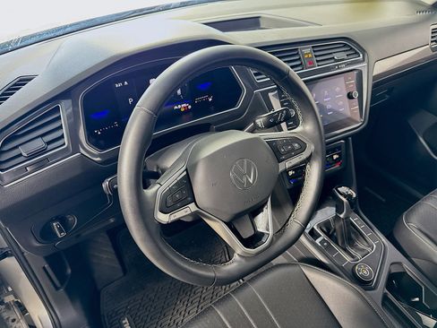 Used 2022 Volkswagen Tiguan SE image 23