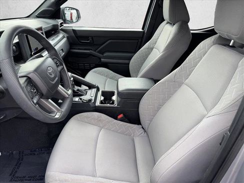Certified 2025 Toyota Tacoma SR5 AWD/4WD image 10
