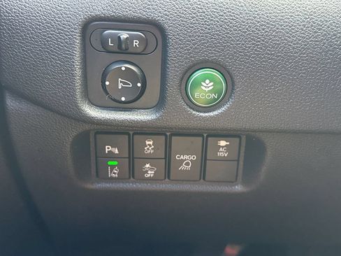Used 2018 Honda Ridgeline Black Edition image 26