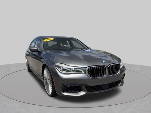 Used 2016 BMW 750i RWD image 10