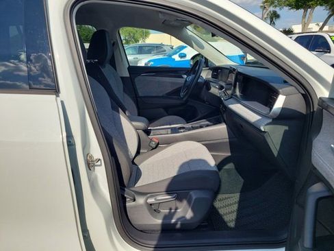 Used 2025 Volkswagen Tiguan S image 8