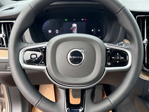 New 2026 Volvo XC60 B5 Plus w/ Climate Package image 25