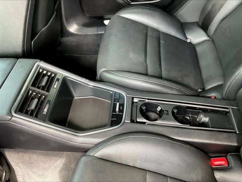 Used 2020 Porsche Panamera image 13
