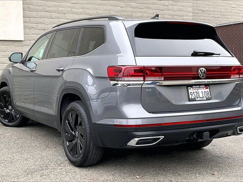 Certified 2024 Volkswagen Atlas SE w/ Panoramic Sunroof Package image 10