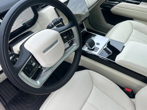 New 2026 Land Rover Range Rover SE image 5