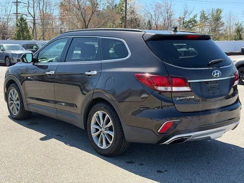 Used 2017 Hyundai Santa Fe SE image 5