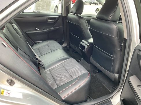Used 2015 Toyota Camry SE FWD image 34