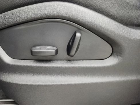 Used 2024 Porsche Cayenne image 12