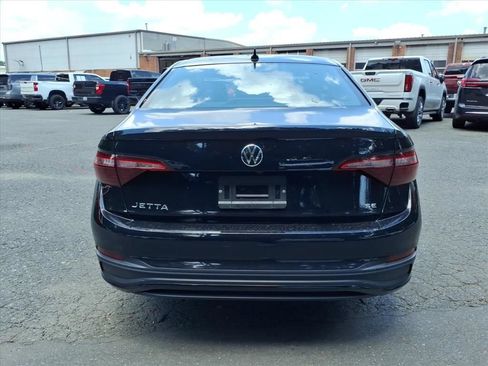 Used 2024 Volkswagen Jetta SE FWD image 32