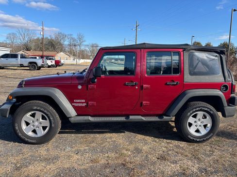 Used 2012 Jeep Wrangler Unlimited Sport image 8