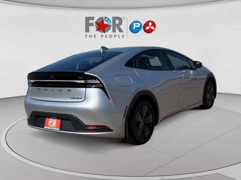 Used 2024 Toyota Prius Prime FWD image 5