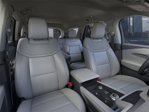 New 2025 Ford Explorer Active w/ Active Comfort Package image 10
