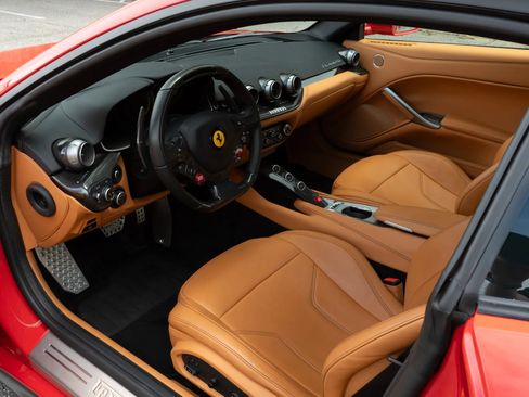 Used 2017 Ferrari F12 Berlinetta RWD image 17