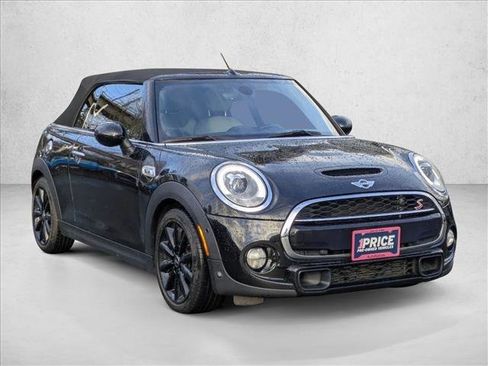 Used 2018 MINI Cooper S image 3