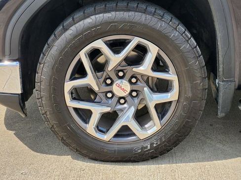 Used 2023 GMC Sierra 1500 SLT image 10