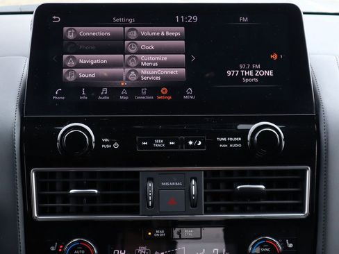 Used 2024 Nissan Armada SL image 16