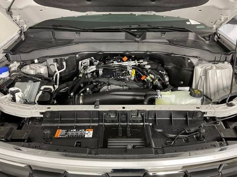 New 2025 Ford Explorer Active w/ Active Comfort Package image 9