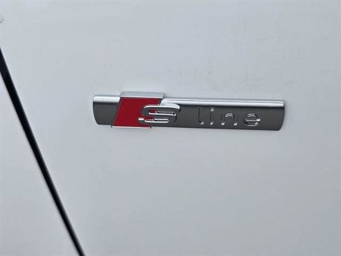 New 2025 Audi Q3 2.0T Premium image 27