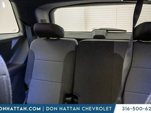 Used 2023 Chevrolet Traverse LT image 23