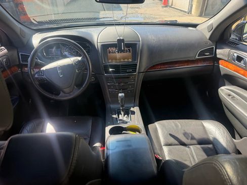 Used 2017 Lincoln MKT AWD image 32