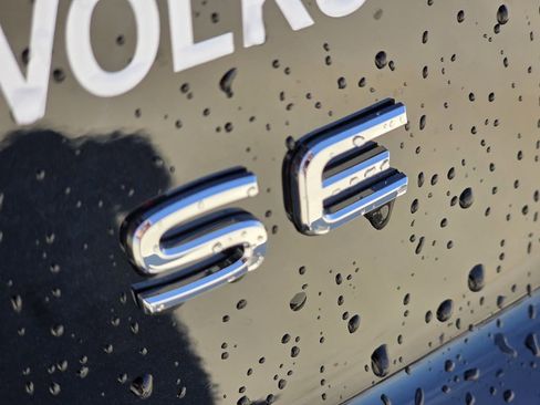 New 2026 Volkswagen Atlas Cross Sport SE image 8