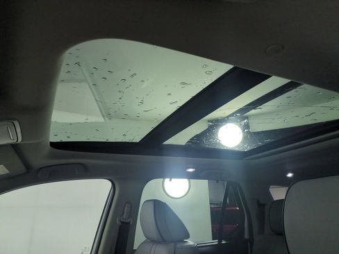 Certified 2025 Honda Pilot Elite image 24