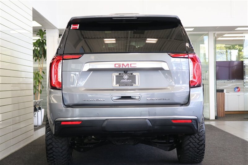 Used 2022 GMC Yukon Denali AWD/4WD image 9
