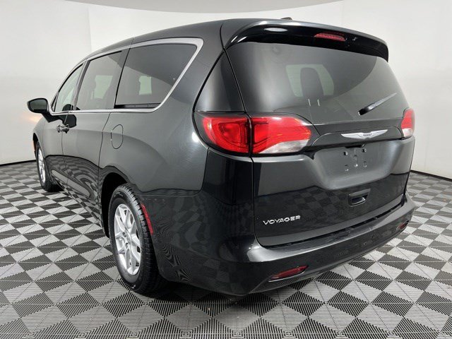 Used 2023 Chrysler Voyager LX FWD image 6