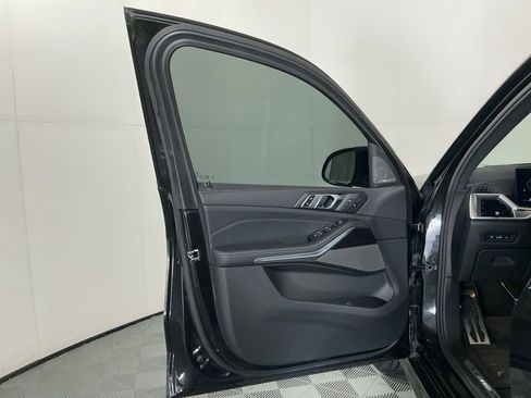 Used 2025 BMW X5 M60i w/ Executive Package image 19