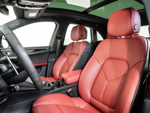 New 2026 Porsche Macan Turbo AWD/4WD image 5