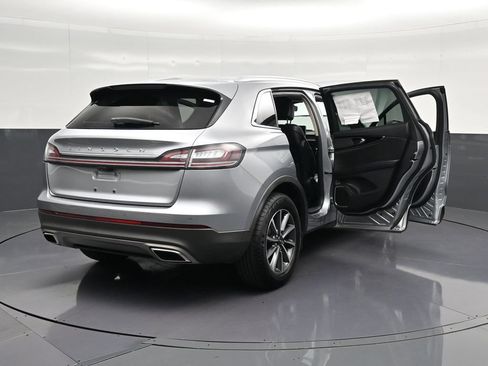 Used 2021 Lincoln Nautilus FWD image 41