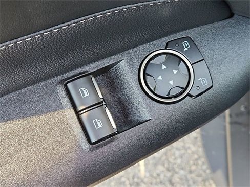 Used 2022 Ford Mustang Shelby GT500 w/ Technology Package image 22