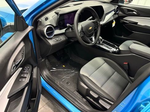 New 2026 Chevrolet Trax LT w/ Driver Confidence Package FWD image 11