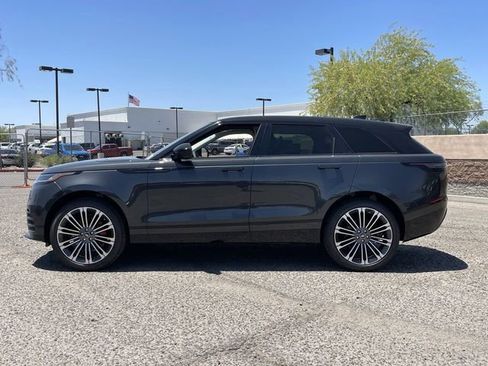 New 2025 Land Rover Range Rover Velar Dynamic SE image 9