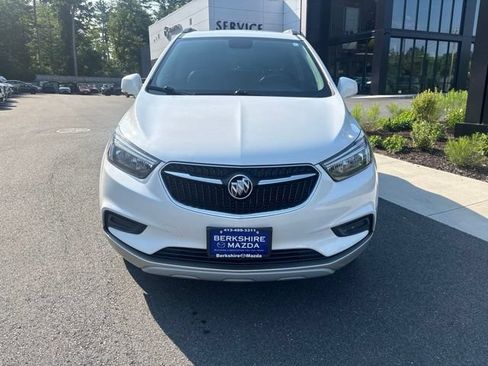 Used 2021 Buick Encore Preferred w/ LPO, Active Package AWD/4WD image 3