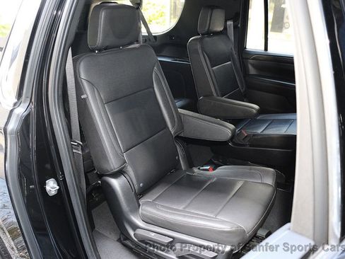 Used 2022 Chevrolet Suburban LT AWD/4WD image 35