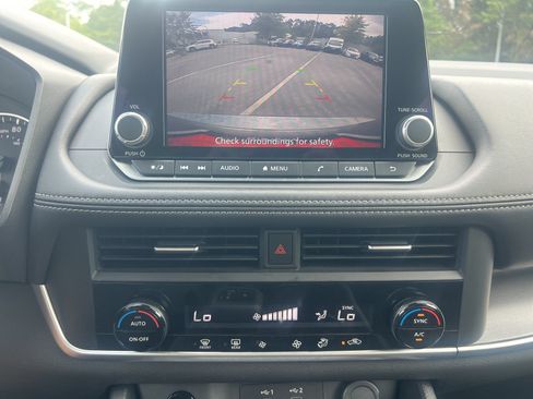 Certified 2025 Nissan Rogue SV AWD/4WD image 7