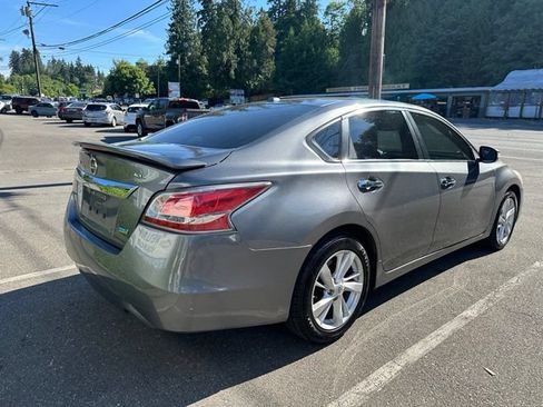 Used 2014 Nissan Altima 2.5 SL w/ Technology Package FWD image 5