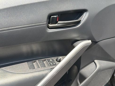 Used 2025 Toyota Corolla Cross AWD Hybrid image 15