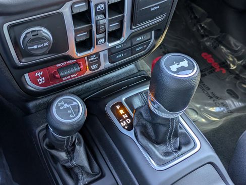 Used 2024 Jeep Wrangler Rubicon w/ Safety Group image 22